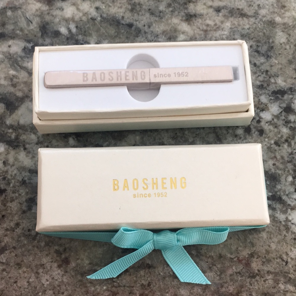 NIB Silver Baosheng Retractable LipEyeshadow Brush